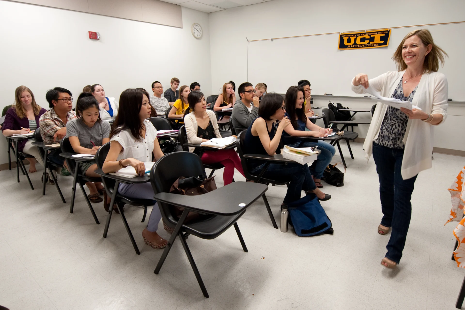 Humanities_Lab_Classroom_1206xx_05_Miygi